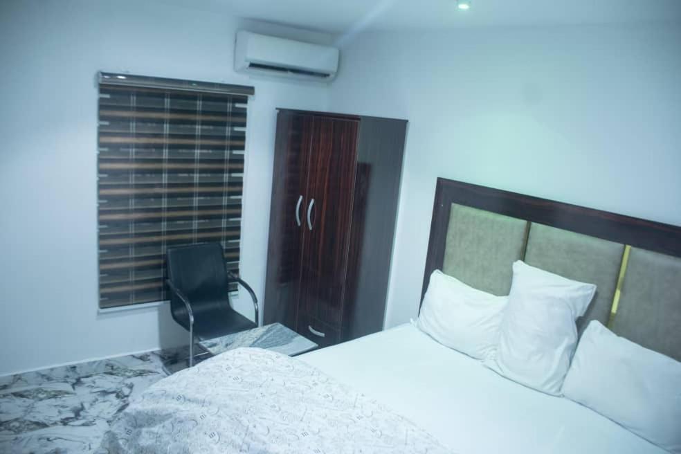 Kay Luxury Suites Uyo Buitenkant foto