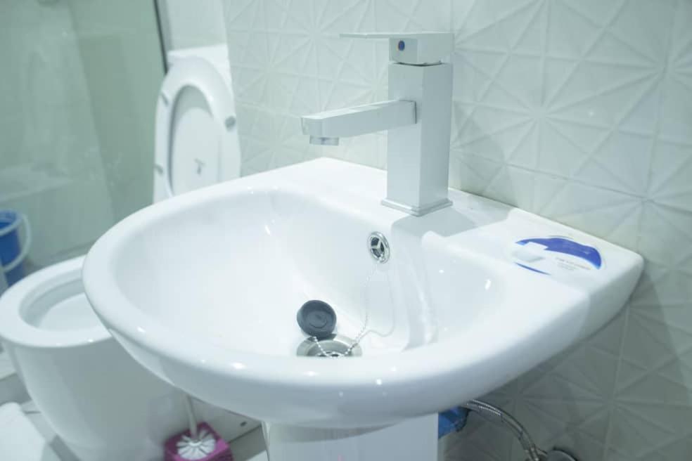 Kay Luxury Suites Uyo Buitenkant foto