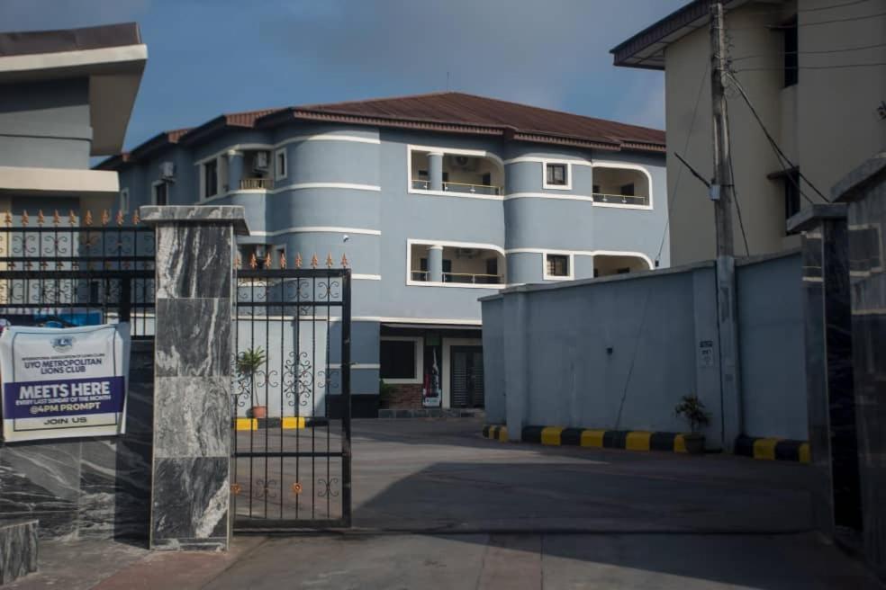 Kay Luxury Suites Uyo Buitenkant foto